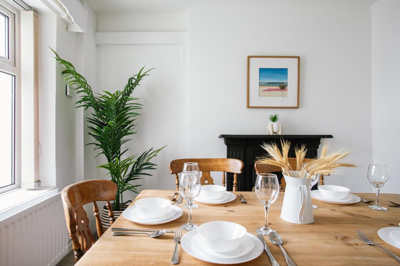 Cosy Period Cottage 2Min Walk To The Beach ポートラッシュ エクステリア 写真